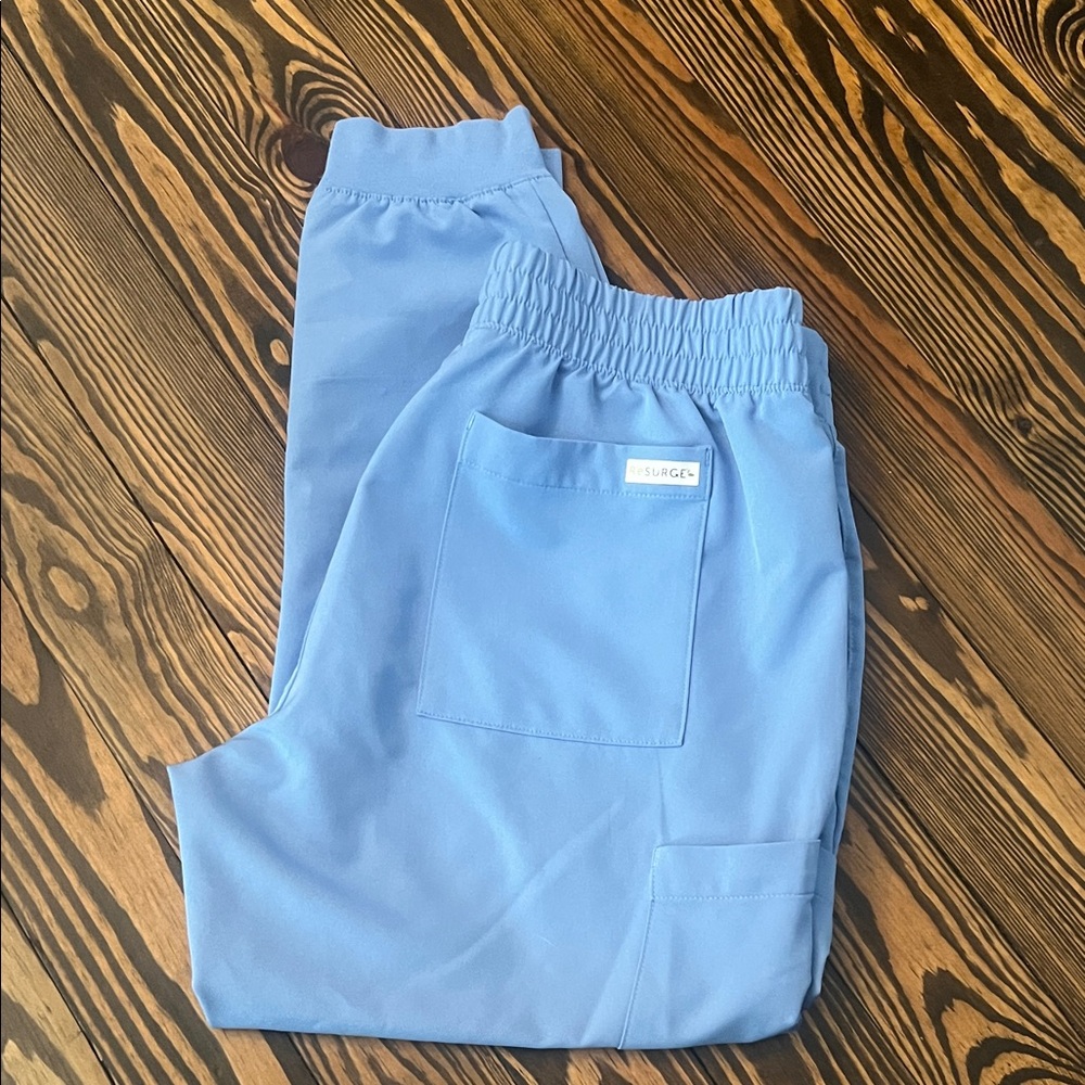Women’s Resurge Scrubs in Ceil Blue size M - Picture 3 of 4